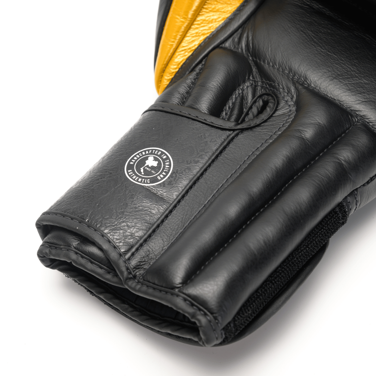 Windy x Joya - Proline Leather Boxing Glove - Black/Gold - Windy Fight Gear B.V.